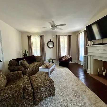 Rivertown Retreat In Frenchtown